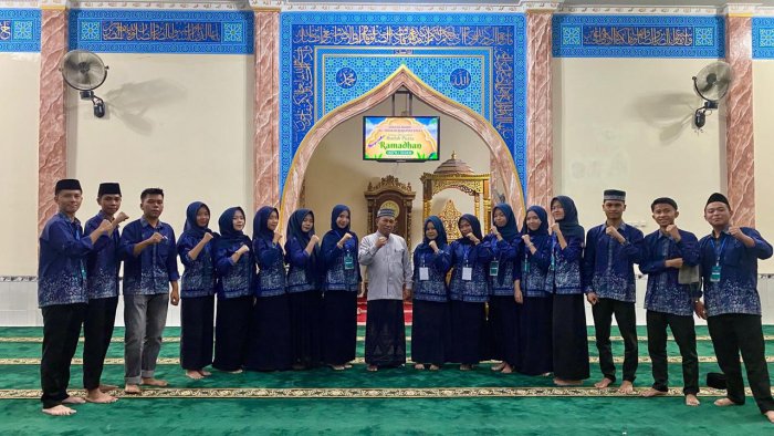 Waka Syariah MAN 2 Kerinci Berikan Tausiyah Nuzulul Quran di Masjid Baitul Ikhlas