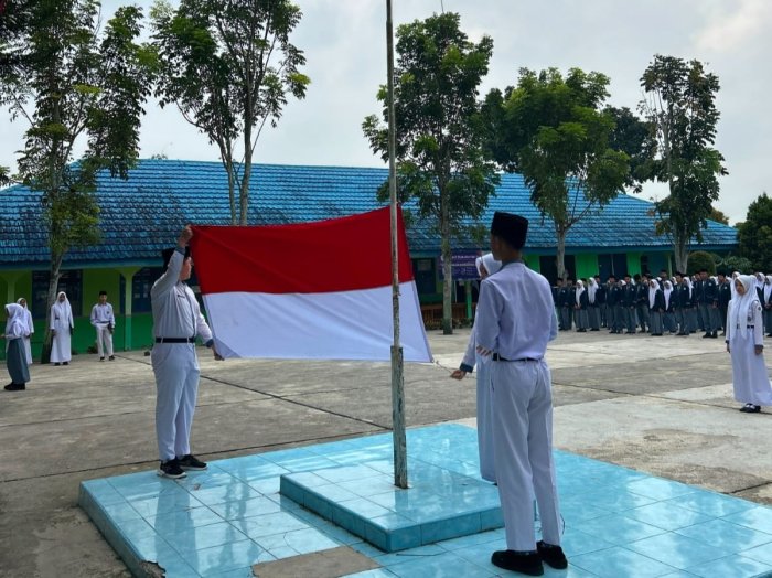 Tatap Masa Depan dengan Optimisme, Pembina Upacara MAN 2 Kerinci Beri Pesan Menggugah Tatap Masa Depan dengan Optimisme, Pembina Upacara MAN 2 Kerinci Beri Pesan Menggugah
