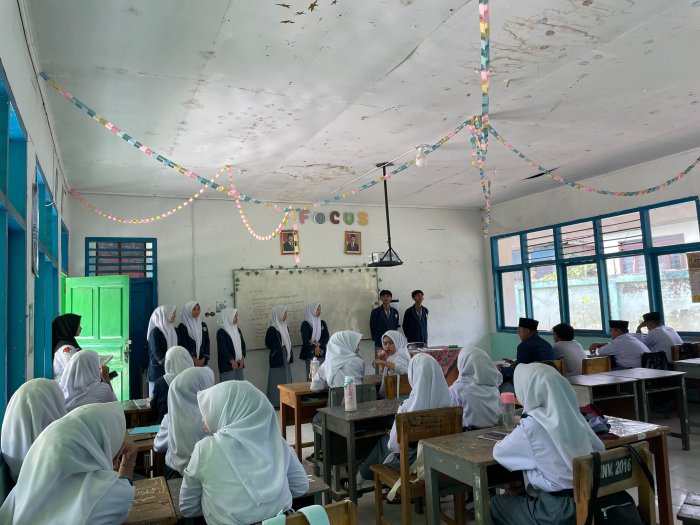 Jaring Kader Kesehatan Baru, UKM MAN 2 Kerinci Sosialisasi ke Ruang Kelas Bersama Pembina