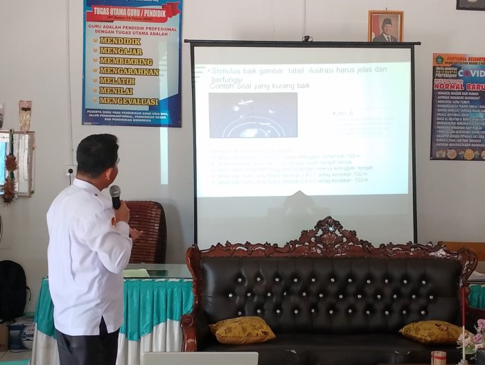 Waka Kurikulum Tekankan Pentingnya Kurikulum Berbasis Cinta di MAN 2 Kerinci