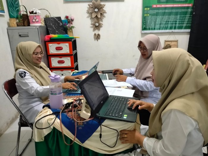 Satu Tujuan, Pendidik MAN 2 Kerinci Kompak Rampungkan Proposal Pegawai Inovatif Satu Tujuan, Pendidik MAN 2 Kerinci Kompak Rampungkan Proposal Pegawai Inovatif