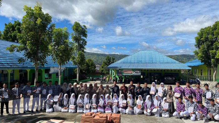 Bawa Harapan dan Hasil Belajar: MAN 2 Kerinci Gelar Penerimaan Rapor Semester Gasal Tahun Ajaran 2025/2026