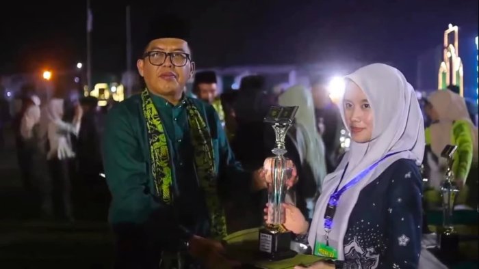 MAN 2 Kerinci Bangga, Khoirun Najwa Sukses Raih Juara 1 Syarhil Quran di MTQ ke XXII, Tingkat Kabupaten Sarolangun 2026 MAN 2 Kerinci Bangga, Khoirun Najwa Sukses Raih Juara 1 Syarhil Quran di MTQ ke XXII, Tingkat Kabupaten Sarolangun 2026