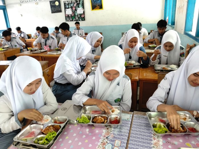 MAN 2 Kerinci Terima Makan Bergizi Gratis, Awal Pasca Idul Fitri untuk Gizi Seimbang Siswa