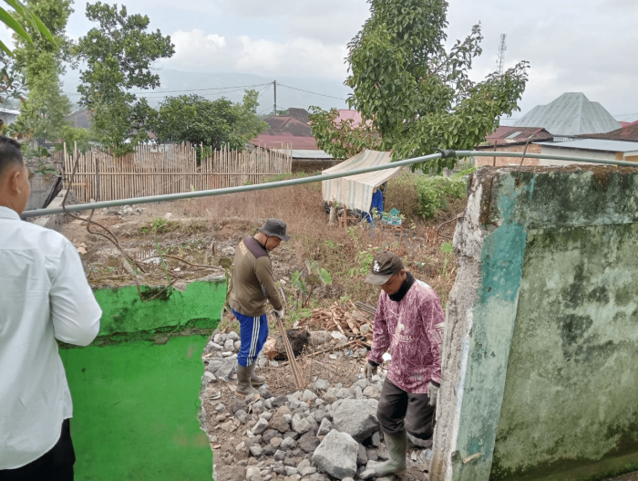 MAN 2 Kerinci  Bangun Pondasi Pagar Madrasah