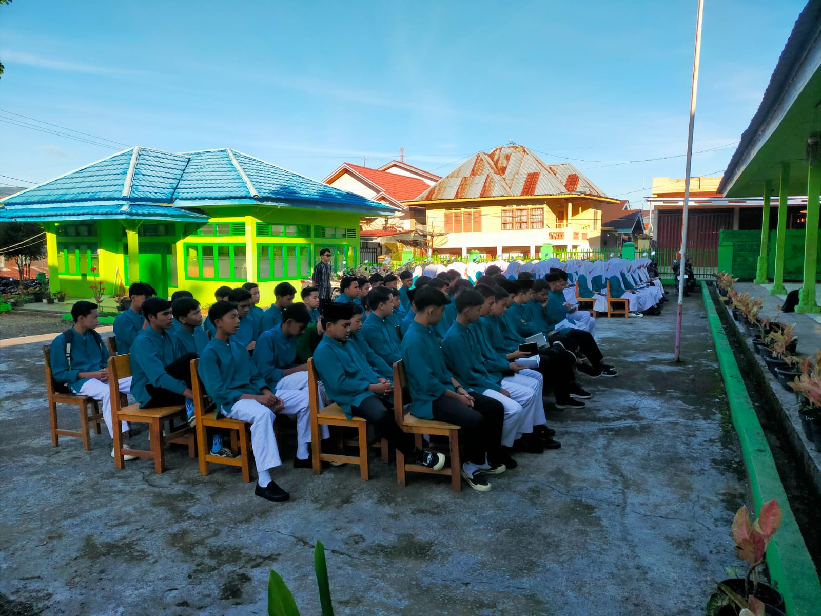 Program Keagamaan Rutin, Menumbuhkan Karakter Religius Siswa MAN 2 Kerinci 