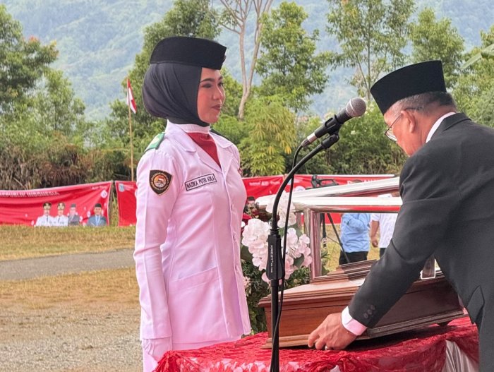 Dedikasi Siswi MAN 2 Kerinci: Nazika Putri Adila Sukses Tunaikan Tugas Sebagai Penjemput Baki di HUT ke-81 RI Dedikasi Siswi MAN 2 Kerinci: Nazika Putri Adila Sukses Tunaikan Tugas Sebagai Penjemput Baki di HUT ke-81 RI