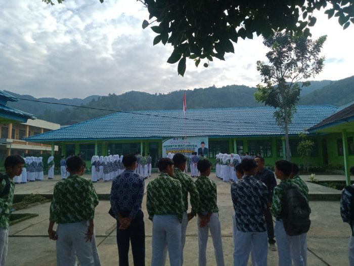 Tumbuhkan Kedisiplinan Siswa, MAN 2 Kerinci Rutin Gelar Apel Pagi Tumbuhkan Kedisiplinan Siswa, MAN 2 Kerinci Rutin Gelar Apel Pagi