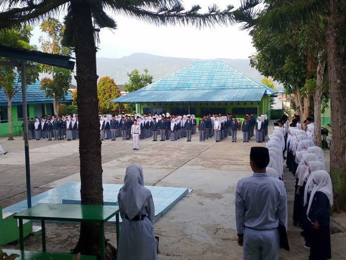 MAN 2 Kerinci Sambut Awal Semester Ganjil dengan Upacara Bendera Khidmat dan Buka Resmi MATAMUDA 2026 MAN 2 Kerinci Sambut Awal Semester Ganjil dengan Upacara Bendera Khidmat dan Buka Resmi MATAMUDA 2026
