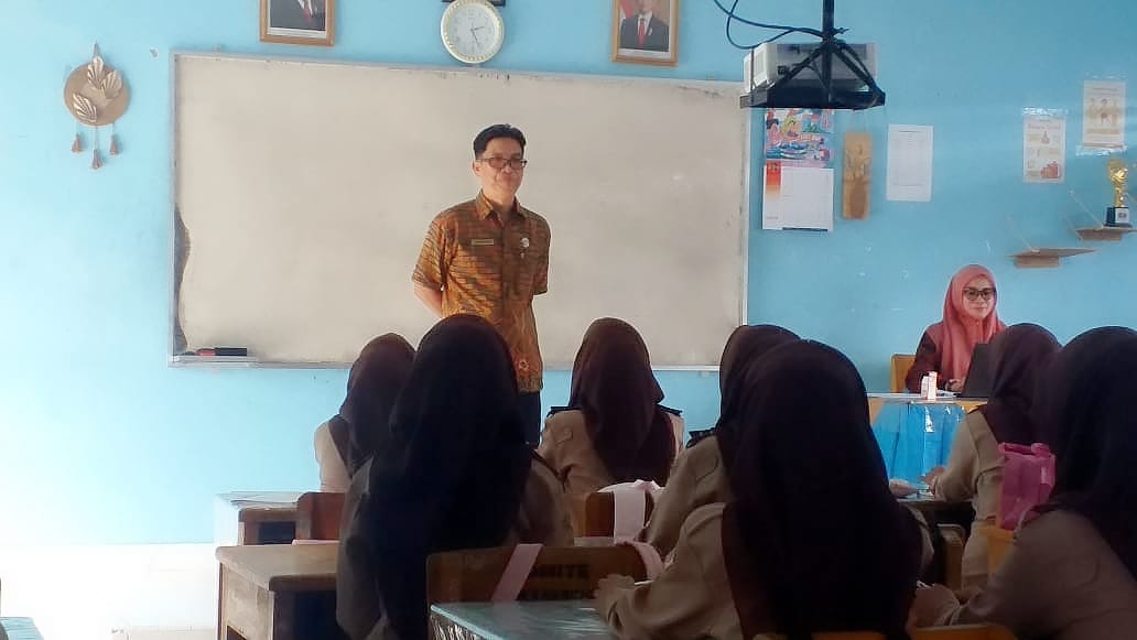 KUNJUNGAN PENGAWAS MADRASAH DI MAN 2 KERINCI