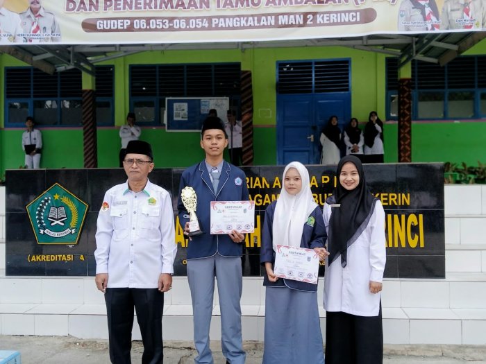 Siswa MAN 2 Kerinci Boyong Tropi Lomba HUT Ke-81 RI di SMAN 2 Kerinci Siswa MAN 2 Kerinci Boyong Tropi Lomba HUT Ke-81 RI di SMAN 2 Kerinci