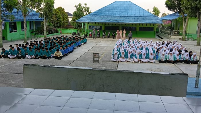 MAN 2 Kerinci Gelar Yasinan Rutin, Perkuat Karakter Religius Siswa MAN 2 Kerinci Gelar Yasinan Rutin, Perkuat Karakter Religius Siswa