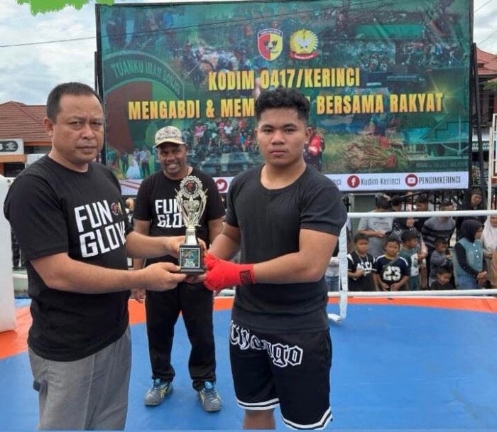 Wafiq Siswa MAN 2 Kerinci Ikut Serta pertandingan fun glove dalam rangka memperingati HUT TNI ke-80