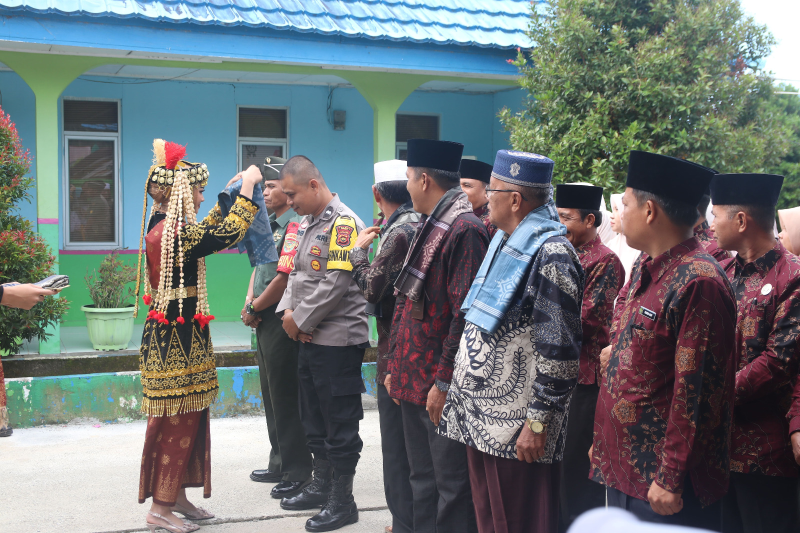 KEGIATAN PERPISAHAN DAN PELEPASAN PURNA KELAS XII ANGKATAN IX DENGAN KELUARGA BESAR MAN 2 KERINCI TAHUN PELAJARAN 2024/2025